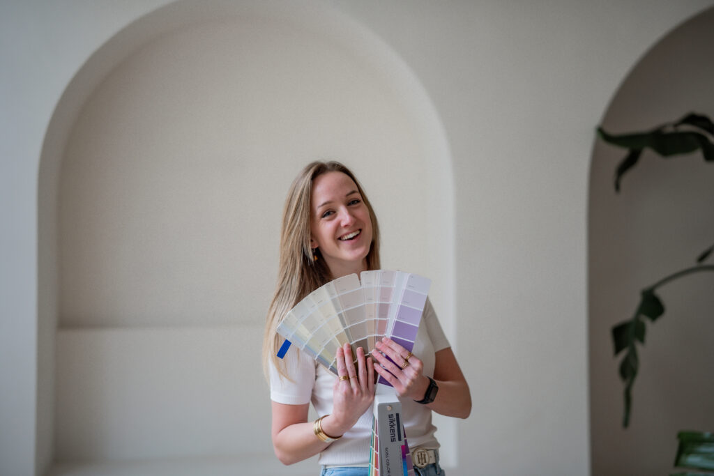 Jorien van JVR-interieur geeft kleur- en interieuradvies in Emmen, Ter apel, Assen en omstreken